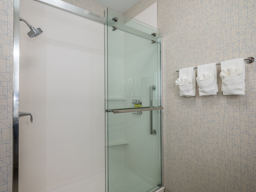 Holiday Inn Express & Suites Watertown by IHG - photo 28