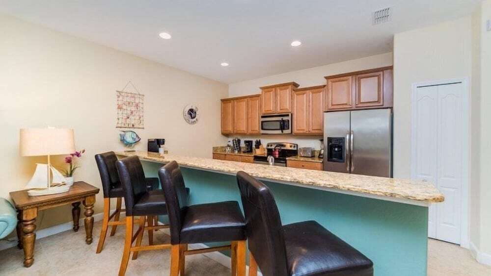 4 Bedroom 3 Bath Town Home With Pool in Paradise Palms Resort - photo 3