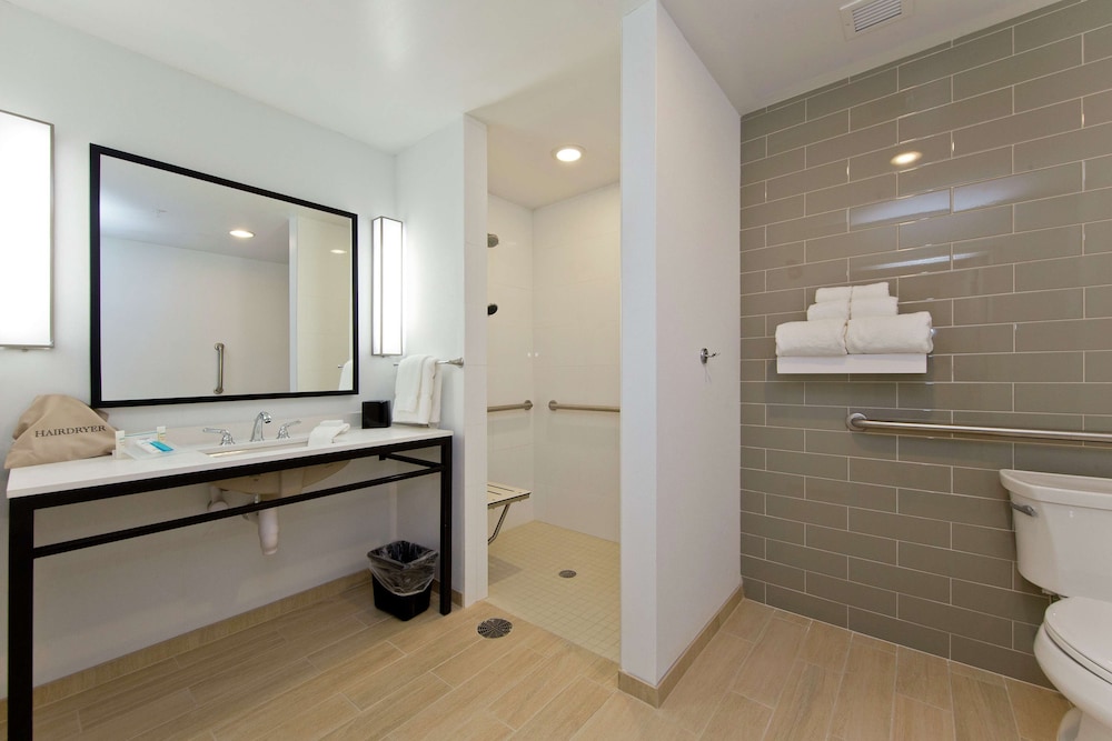 Hilton Garden Inn Martinsburg - photo 35