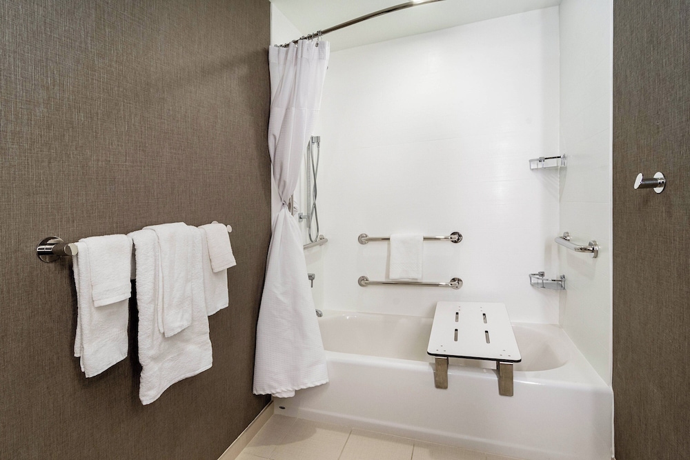 SpringHill Suites by Marriott Charleston Airport & Convention Center - photo 47