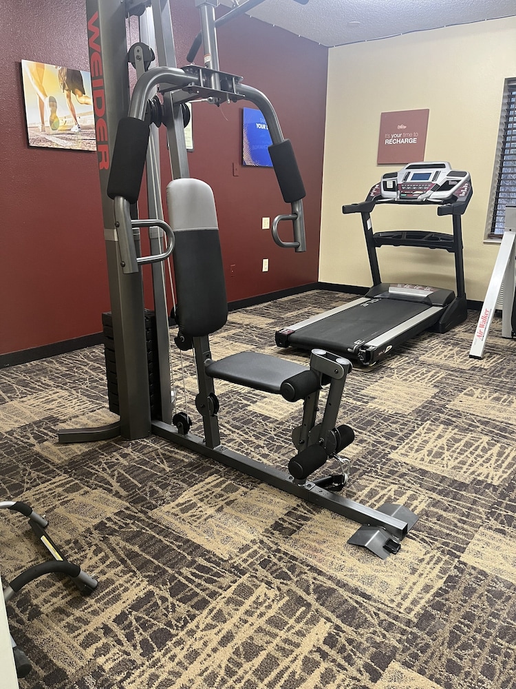 Red Roof Inn & Suites Indianapolis Airport - photo 39