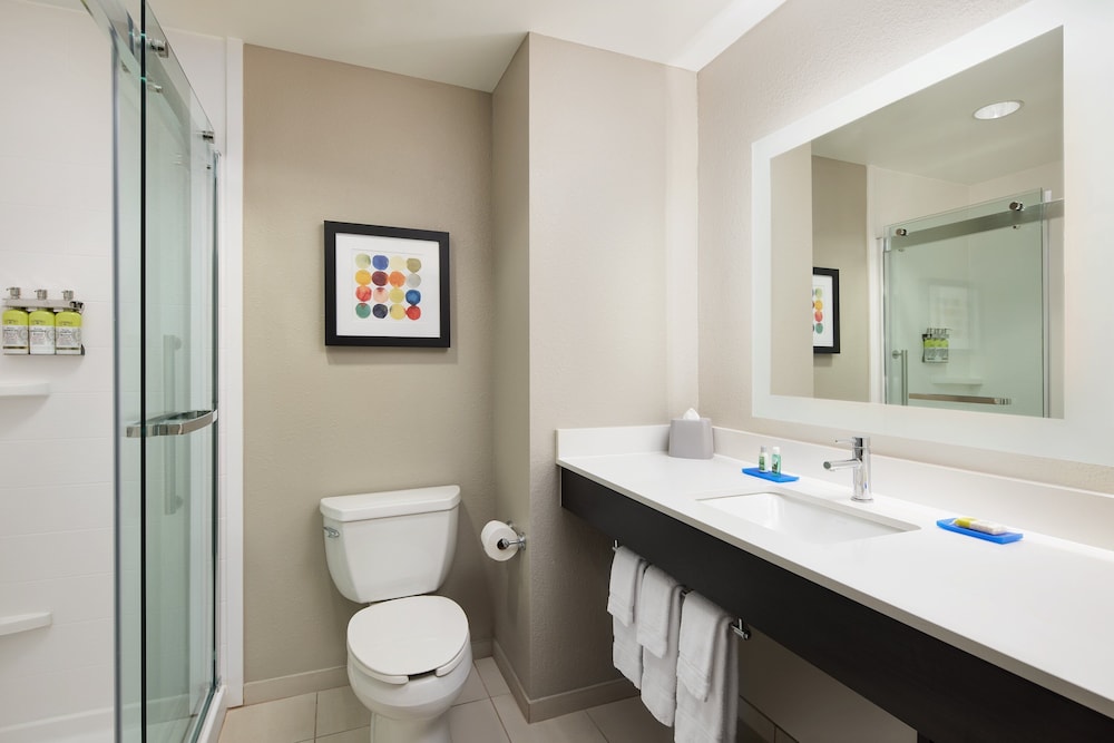 Holiday Inn Express & Suites Seymour by IHG - photo 13