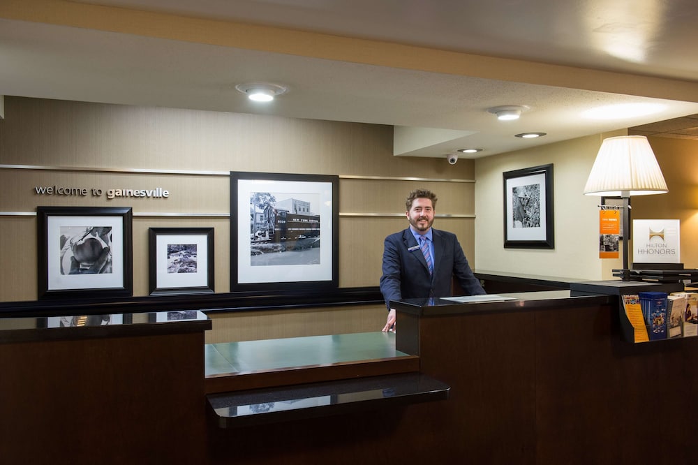 Hampton Inn Gainesville - photo 3