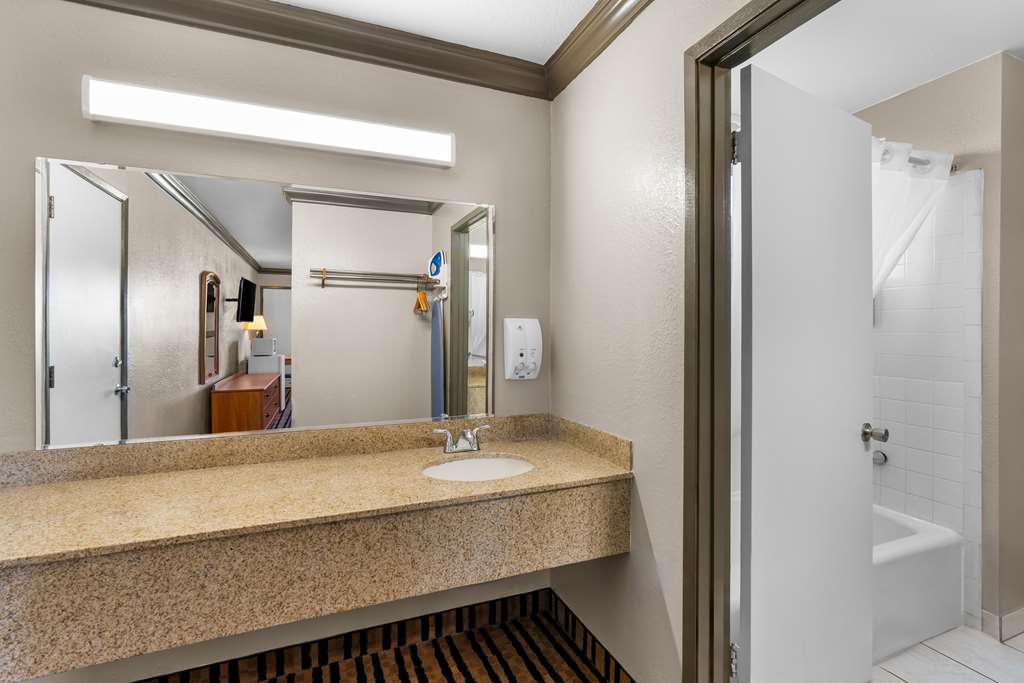 Americas Best Value Inn Vacaville Napa Valley - photo 25