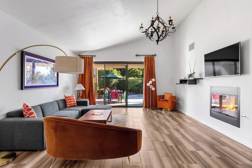 The Sunset House Pool & SPA — 4-Star Luxury Hotel in Palm Springs, United States