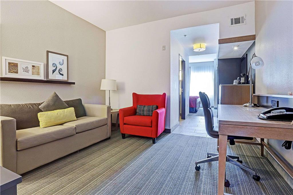 Ramada by Wyndham Houston Westchase - photo 17