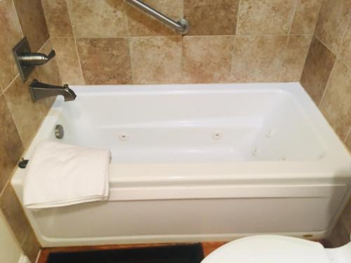MooreField Suites Greensboro East - photo 41