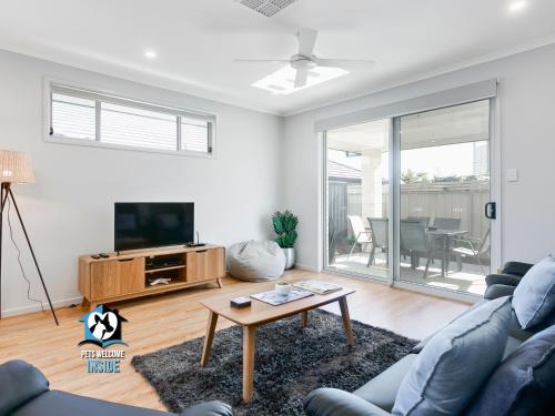 Brand New 3BR So Close to Sea and Lake in Encounter Bay, Australia