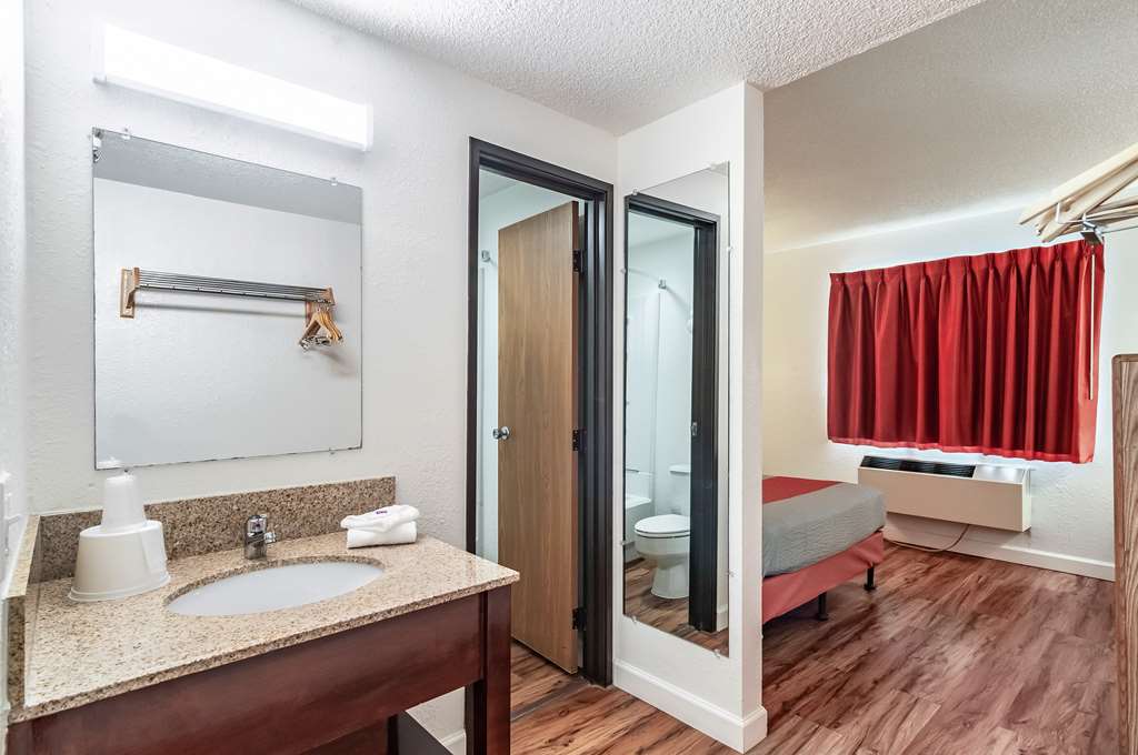 Motel 6 Naperville IL - photo 20