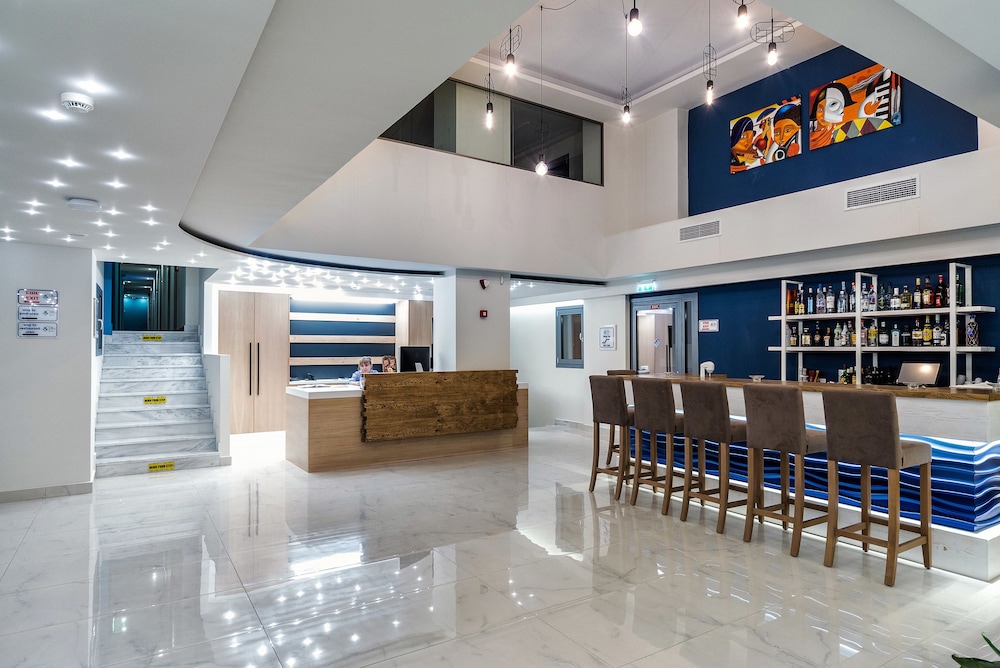 Pollis Hotel — Limin Khersonisou — photo 2