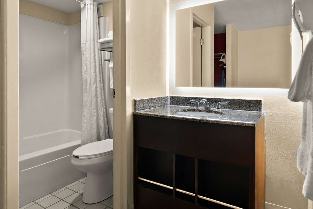 Ramada by Wyndham Harrisburg Hershey Area - photo 38