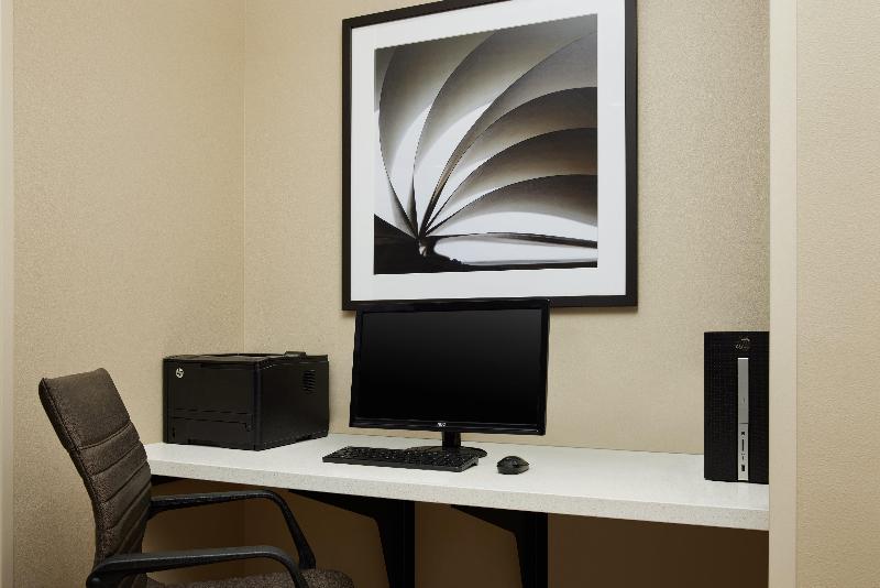 Candlewood Suites Valdosta - photo 4