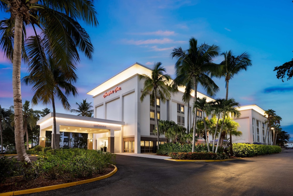 Hampton Inn Naples Central - photo 32