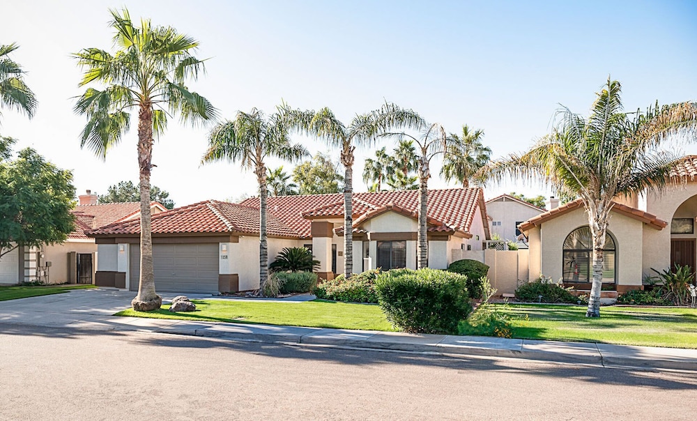 Val Vista Lakes Gilbert 3BD Beautiful Oasis - photo 19