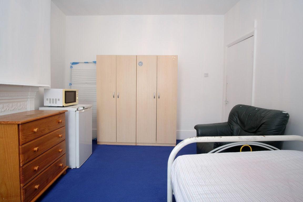 Acton Lane - last minute hotel in London