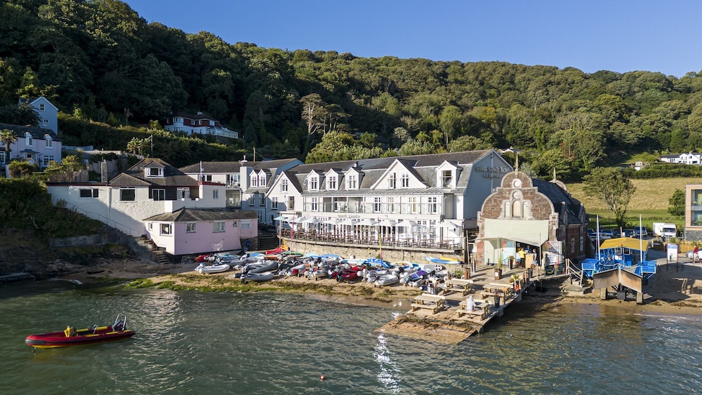 South Sands Hotel - carbon neutral hotel in Salcombe