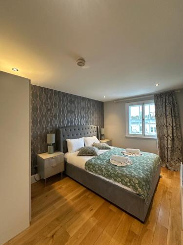 Stylish Flat Minutes from Covent Garden West End — 4-Star Luxury Hotel in London, United Kingdom