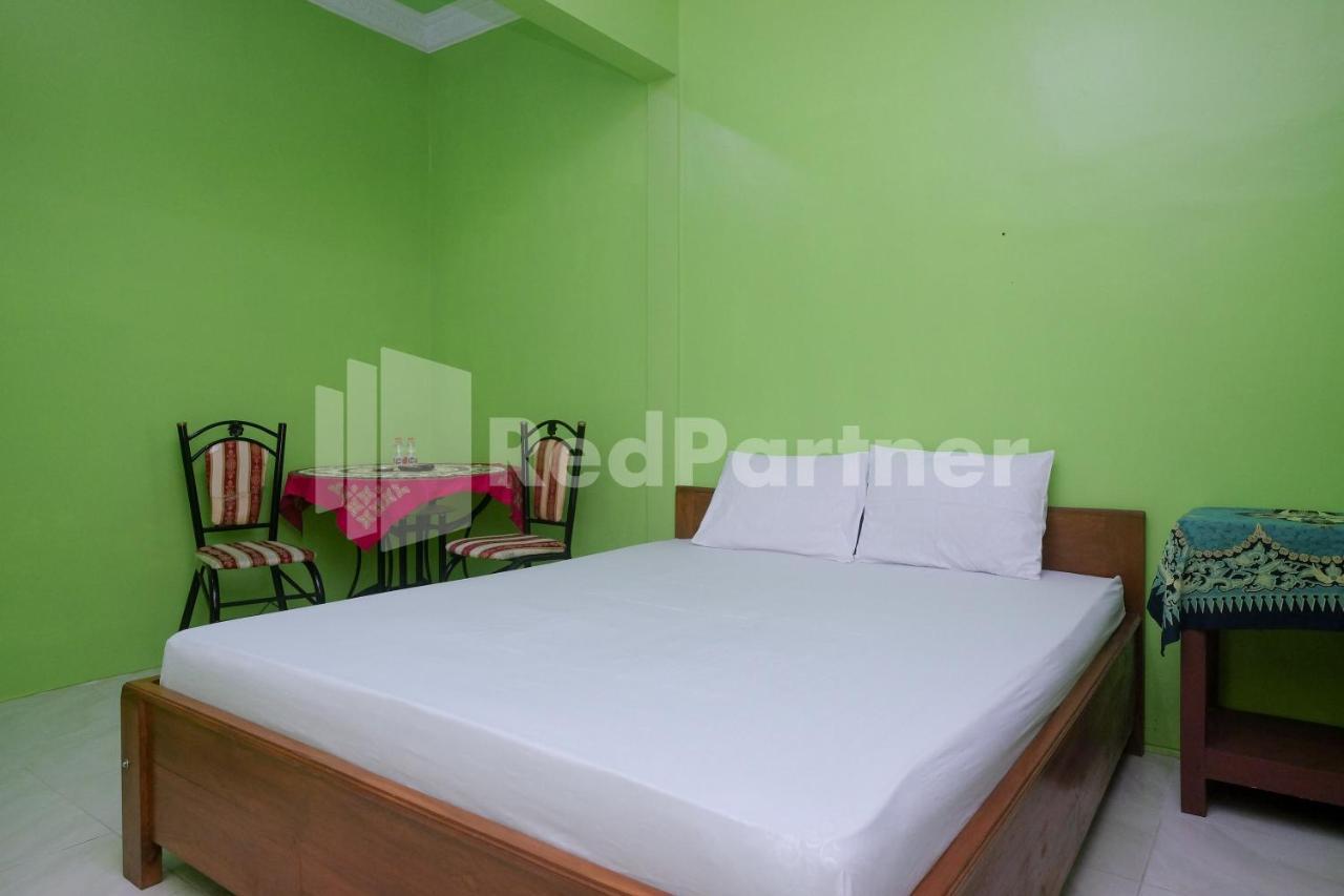 Wisma Giri Mulyo B near Grojogan Sewu Mitra RedDoorz in Karanganyar, Indonesia