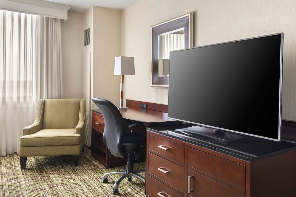 Philadelphia Airport Marriott - photo 18