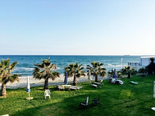 Aquarian Beachfront Apartment