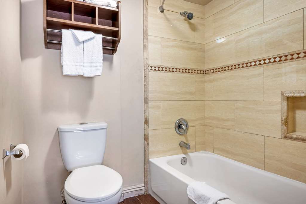 Econo Lodge Moreno Valley - photo 13