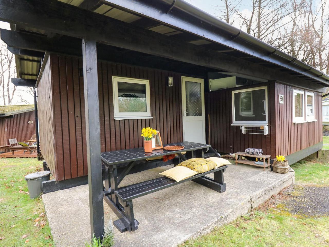 64 Penlan Holiday Park — 4-Star Luxury Hotel in Newcastle Emlyn, United Kingdom