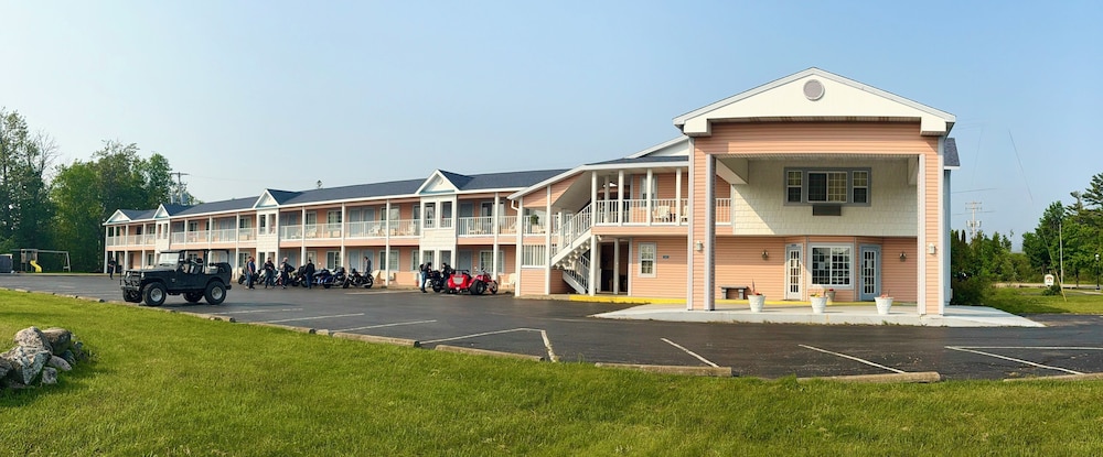 Great Lakes Inn - featured photo