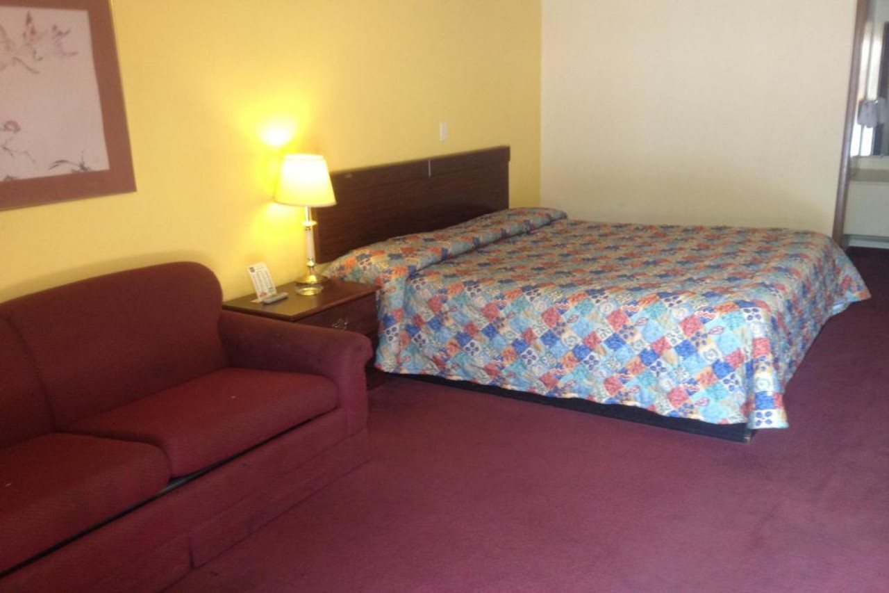 Guest Inn Lebanon - photo 11