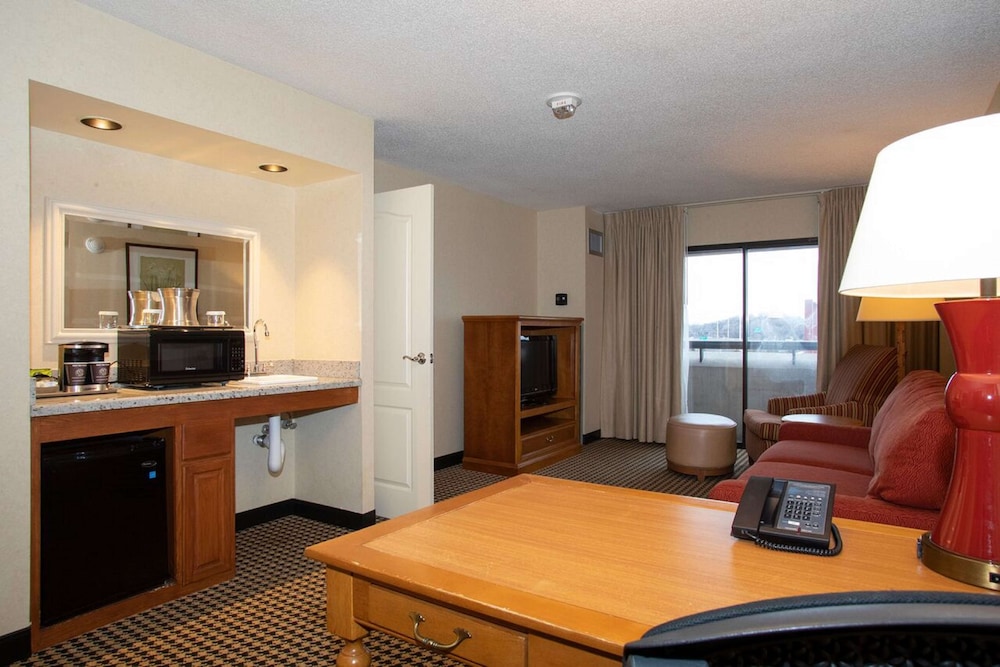 Hilton Chicago Oak Brook Suites - photo 3