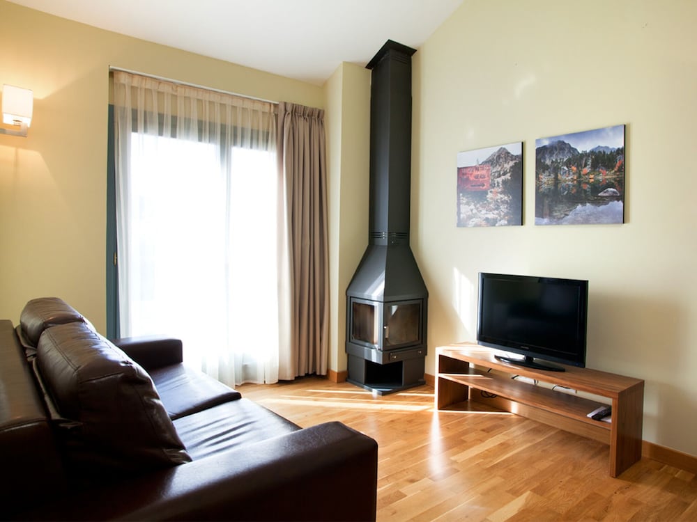 Aparthotel & Spa Cerdanya — hotel in La Guingueta D'ix