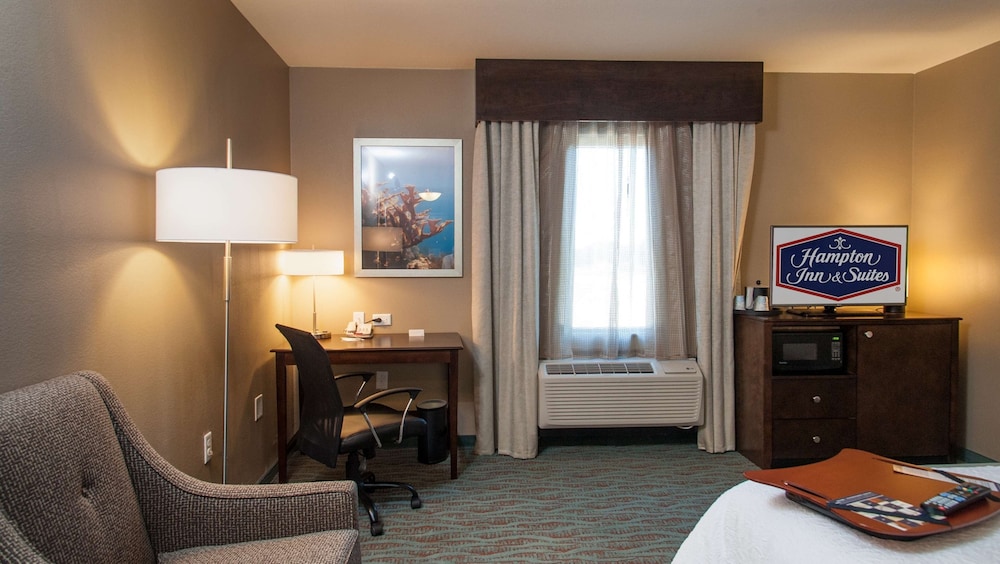 Hampton Inn & Suites Gulfport I 10 - photo 25