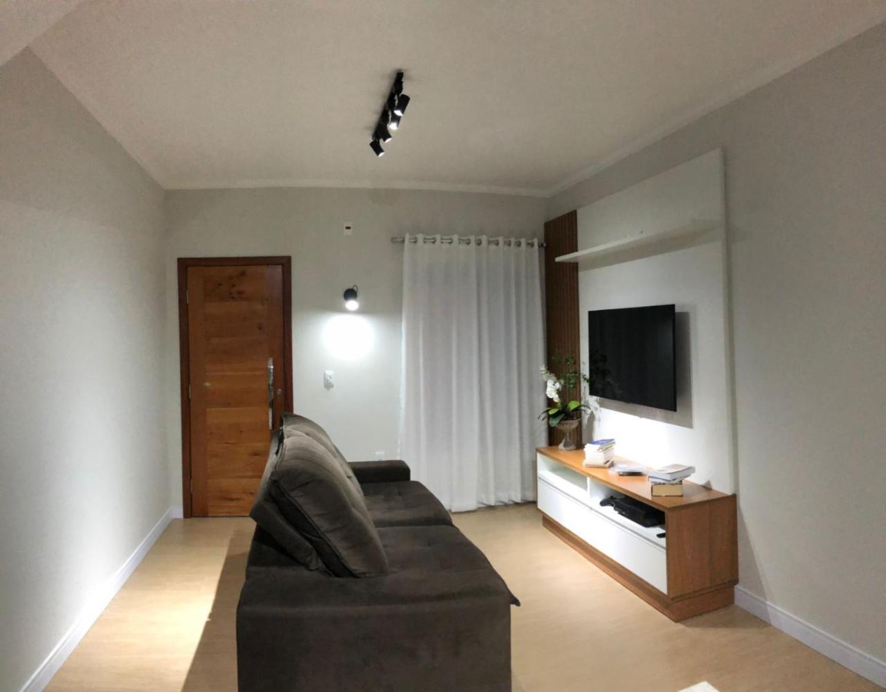 Almada Studio 77 in Cunha, Brasil