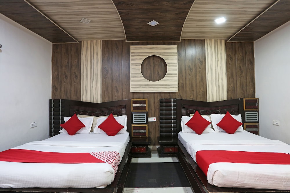 OYO 39932 Sibbal Farms Raipur — hotel near Swami Vivekananda Airport