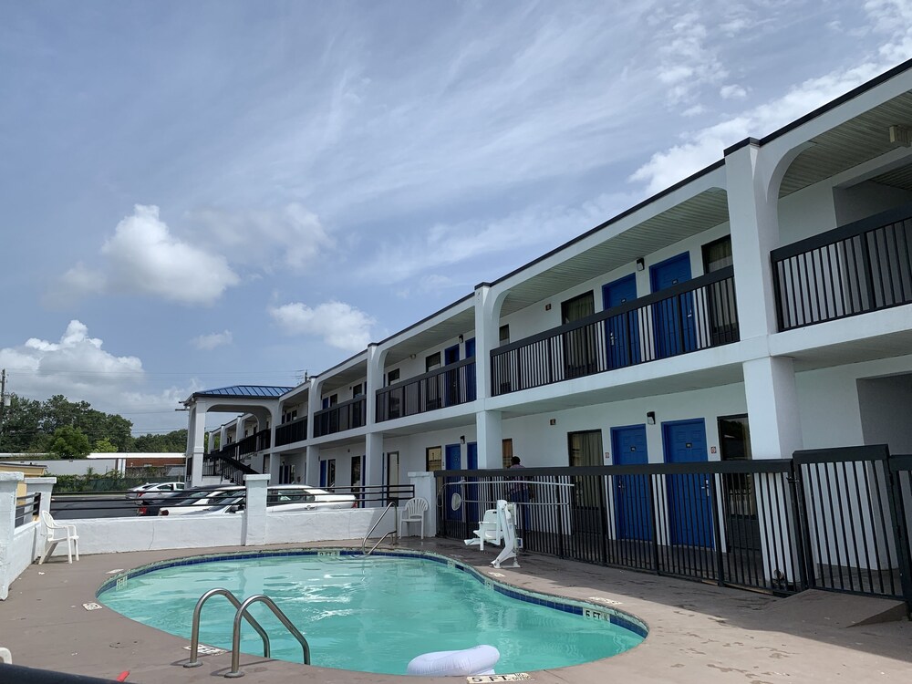 Jameson Inn Conyers - photo 10
