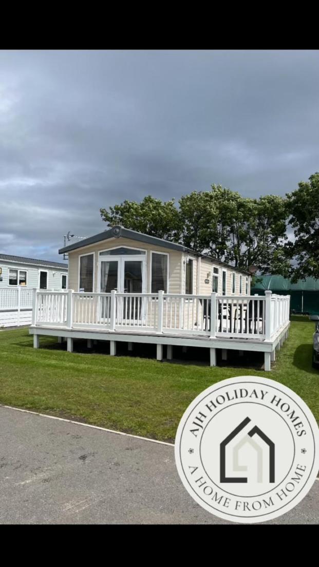 AJH Holiday Homes Ty Mawr Parkdeans Resort in Abergele, United Kingdom