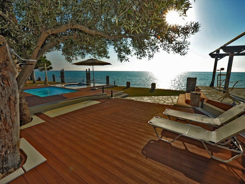 Lancaster Mansion — 4-Star Luxury Hotel in Kassandreia, Greece