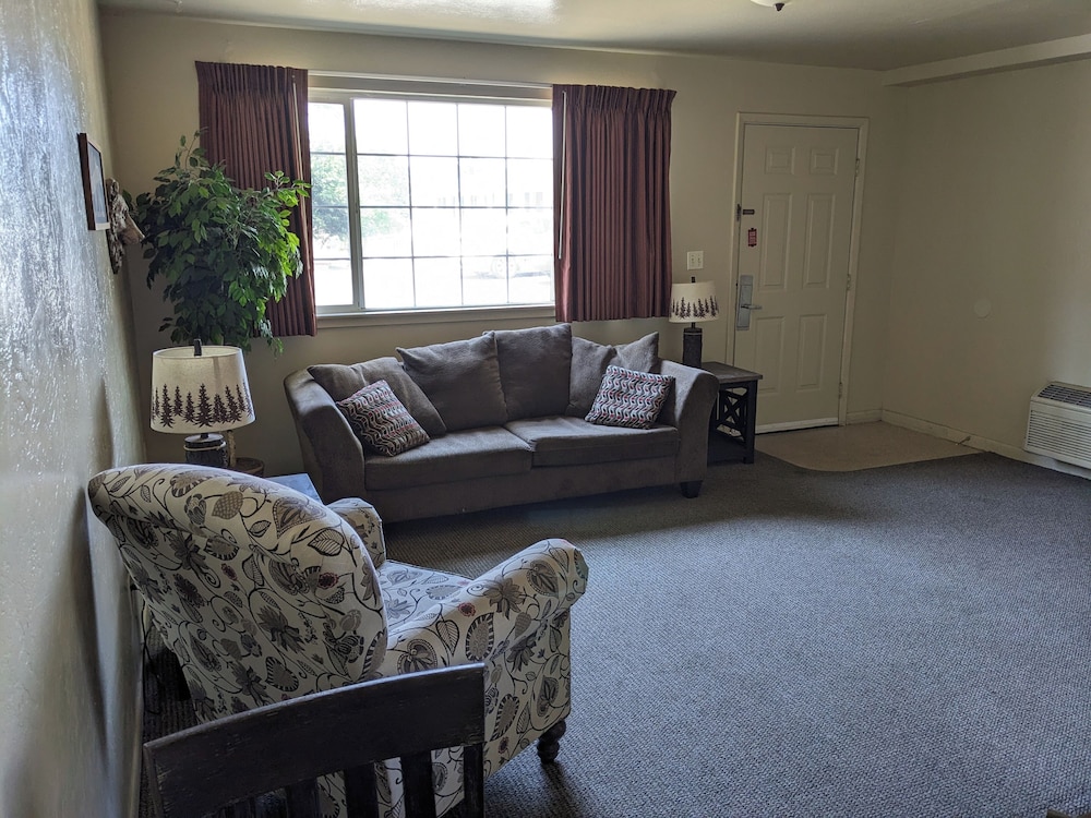 Hi Lo Motel Cafe and RV Park - photo 28