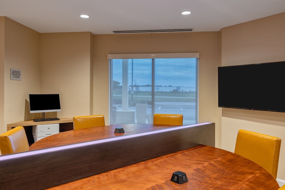 TownePlace Suites by Marriott Indianapolis Airport - photo 47