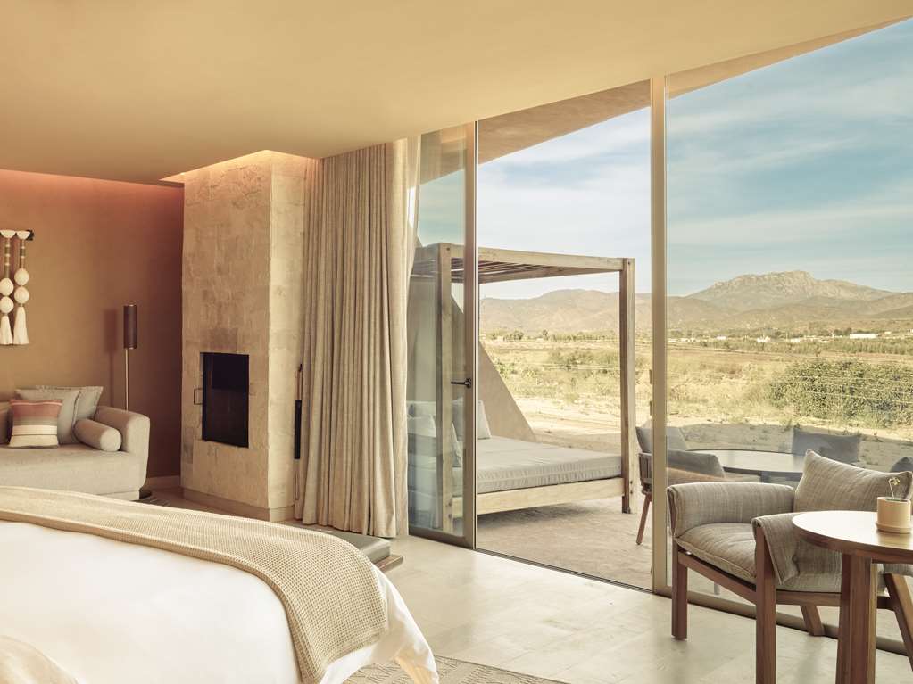 Modern villa with untouched splendor of the landscape that stretches across the hills and vineyards.