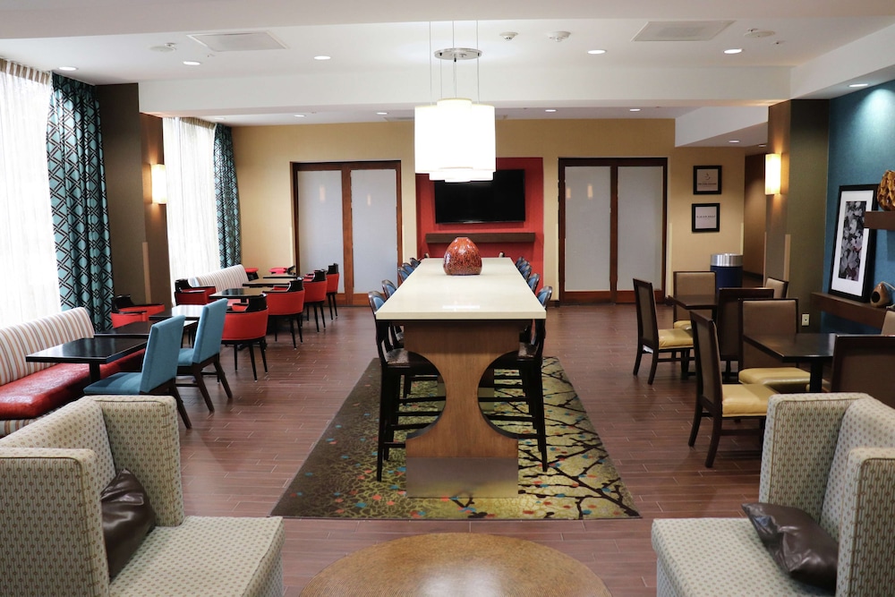 Hampton Inn Austin Oak Hill - photo 2