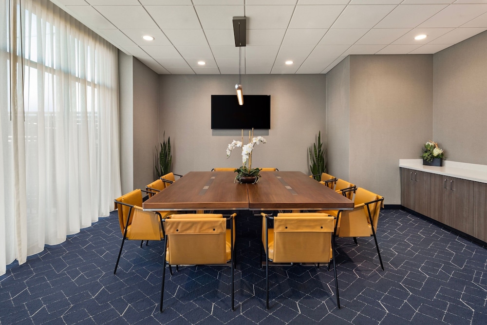 Courtyard by Marriott Bettendorf - photo 19