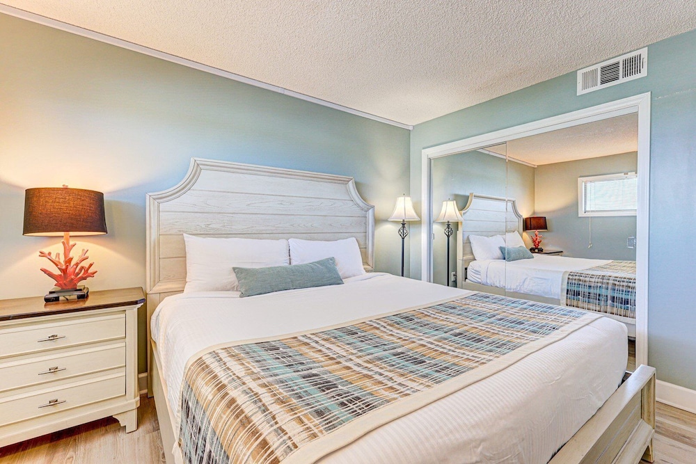 1104 Starfish Room by Atlantic Towers - photo 5