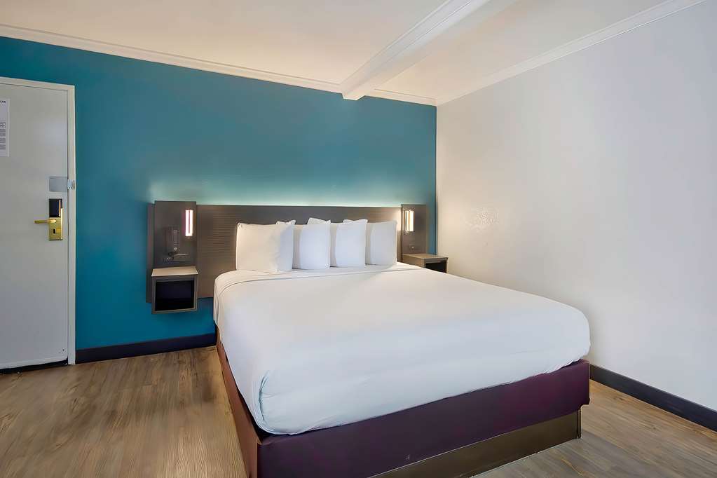 Studio 6 Suites Lawndale CA South Bay - photo 21