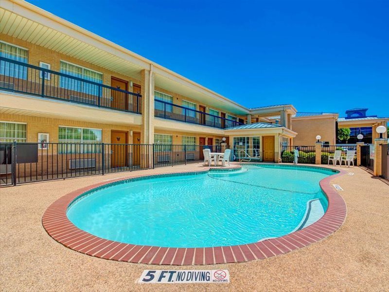 Super 8 by Wyndham Richardson Dallas - photo 3