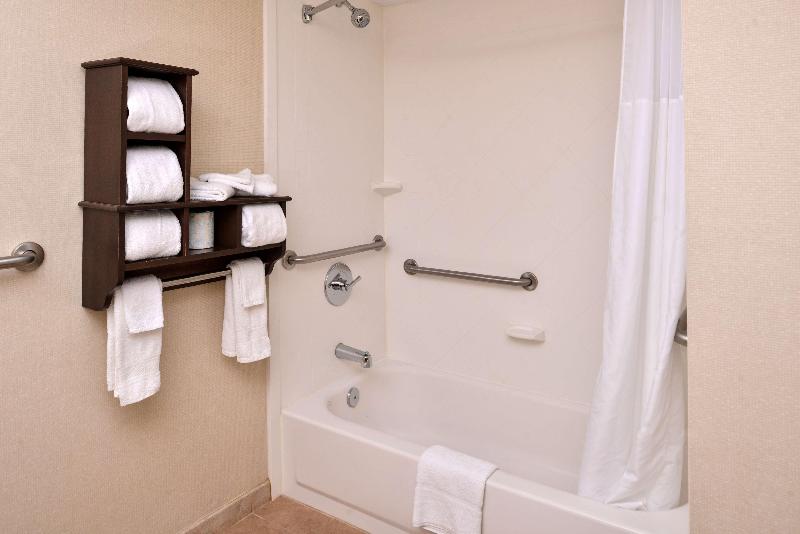 Hampton Inn & Suites Newport News - photo 114