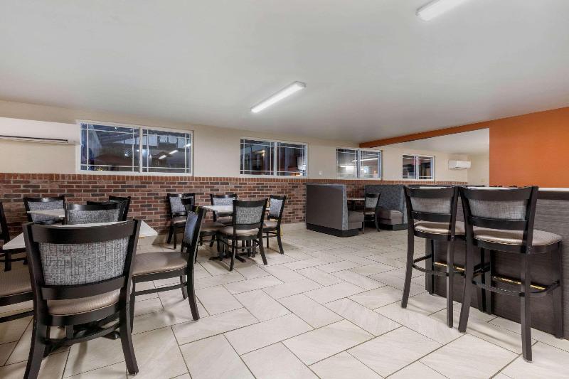 Clarion Inn - photo 20