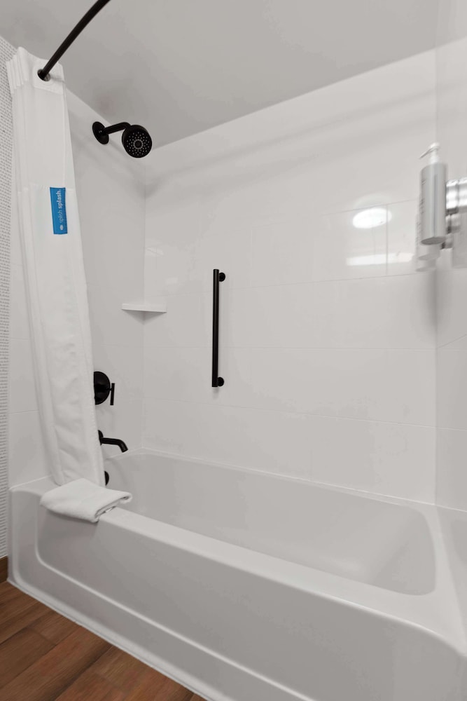 Hampton Inn & Suites Lake George - photo 59
