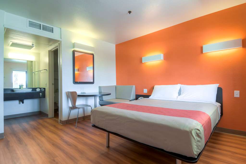 Motel 6 Palm Springs CA Downtown - photo 16
