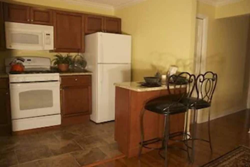 Kenny's Tipperary Inn - photo 11