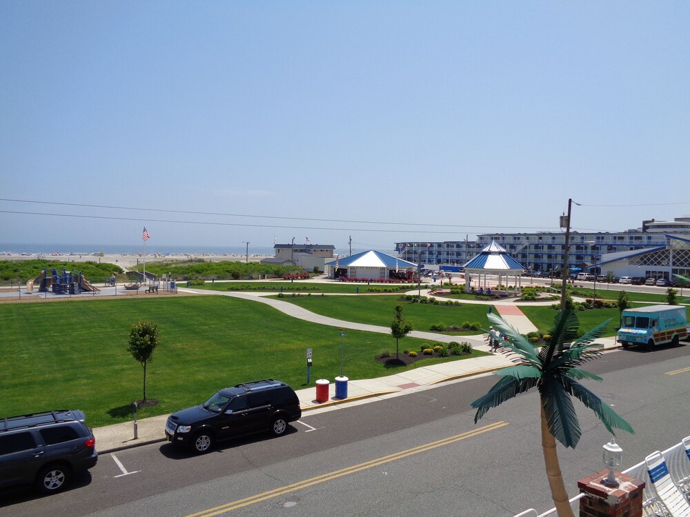 Diamond Crest Motel - photo 36